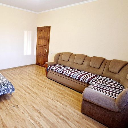 Apartment On Kravchuka, 11B Lutsʼk Extérieur photo